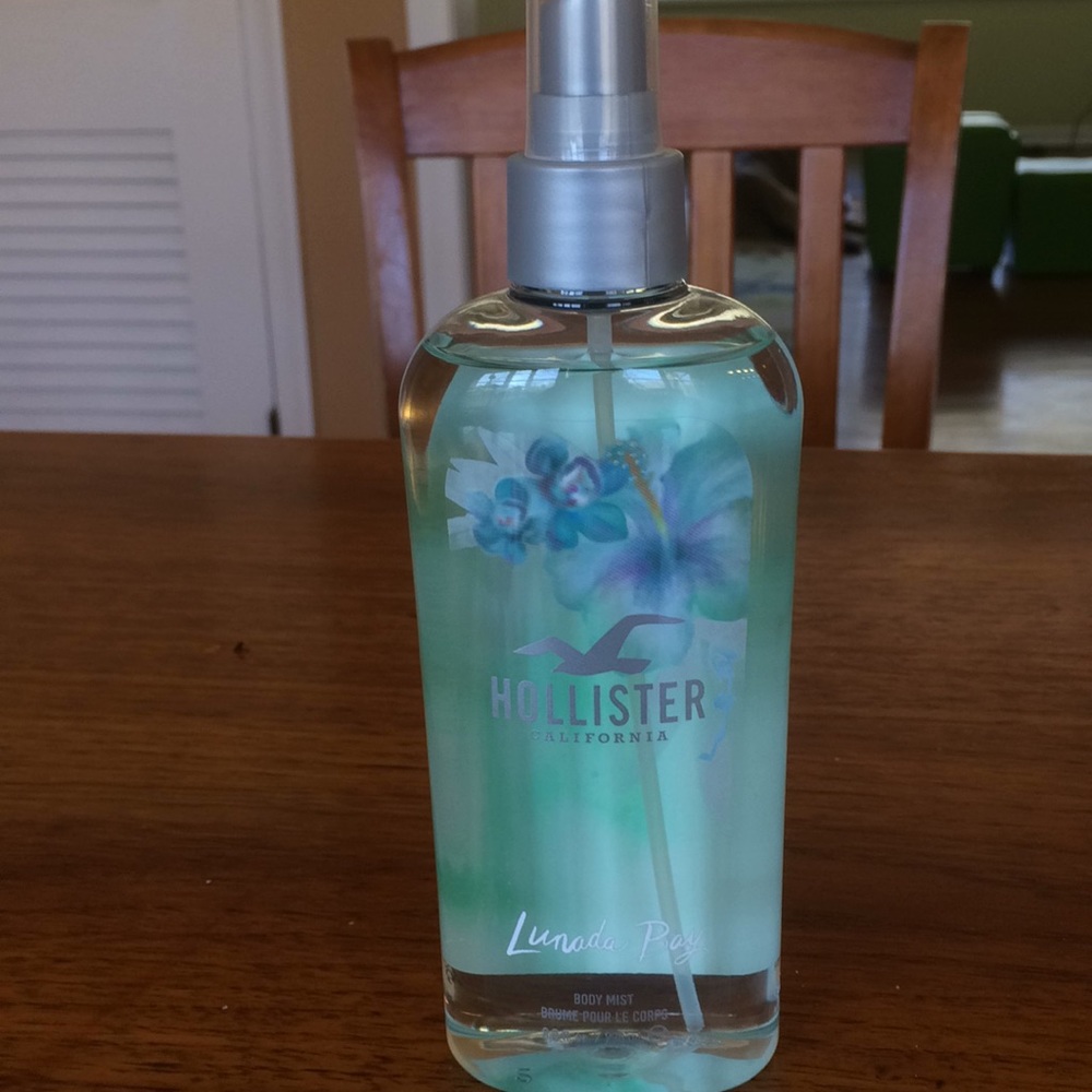 Hollister Body Mist Lotus Flower